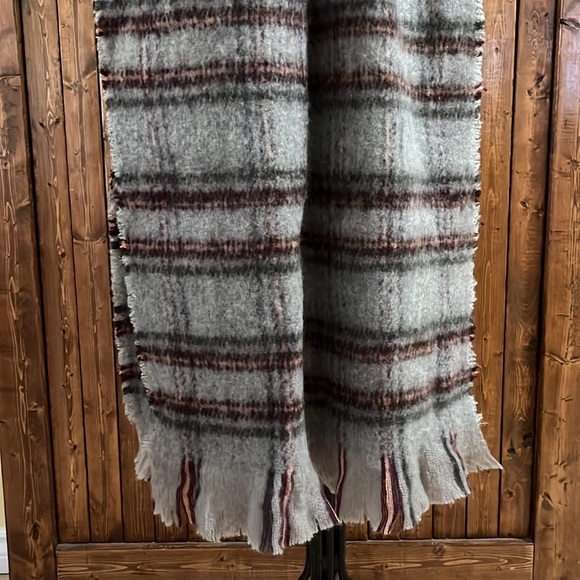 Plaid scarf - Picture 2 of 3